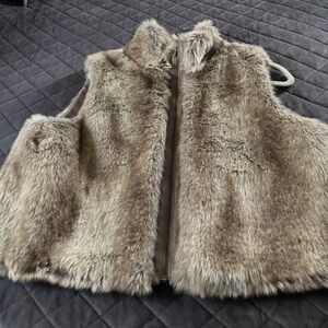 Elle Faux Fur Vest in Gray and Brown
